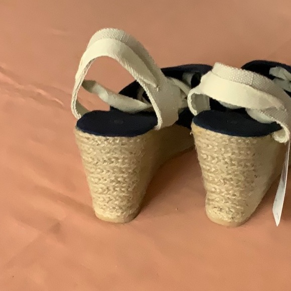 This that wedge shoes - Picture 3 of 5